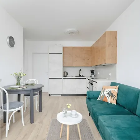 Modern 1 Maja With Parking In By Rent Like アパート *